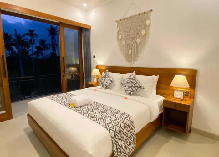 Erira House Otel