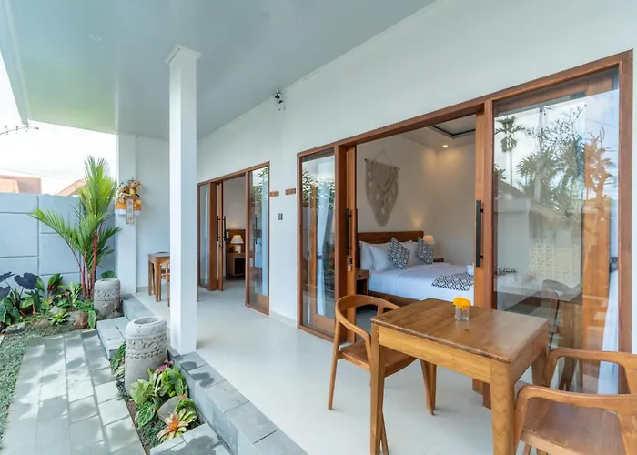 Erira House Hotel