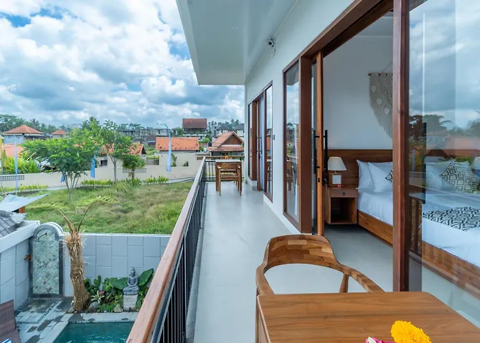 Erira House Hotel 2*