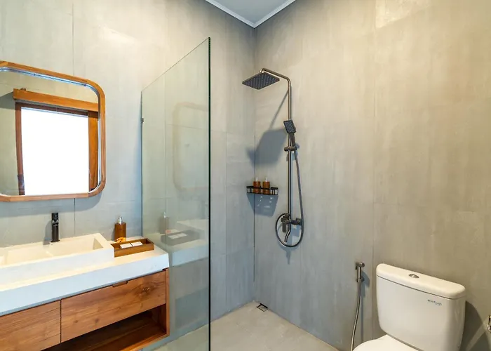 Erira House Hotel