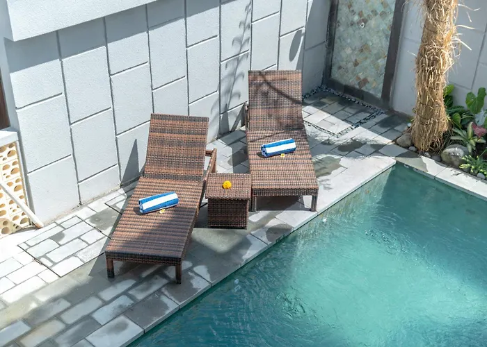 Hotel Erira House