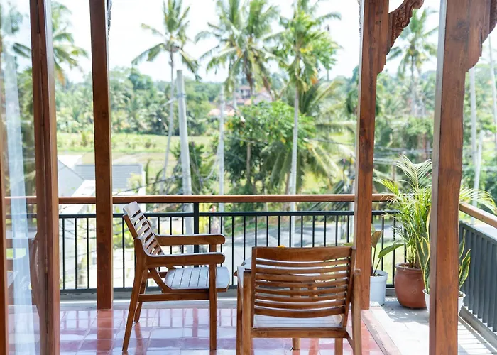 Hotel Erira House