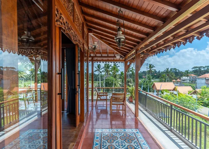 Erira House 2*