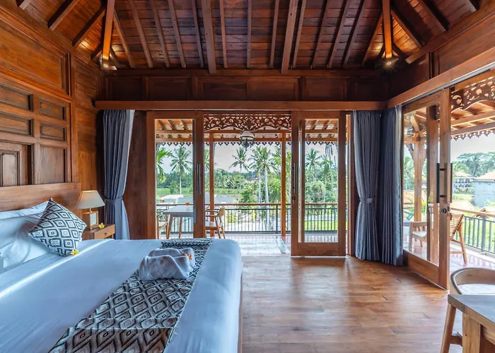 Hotel Erira House 2*